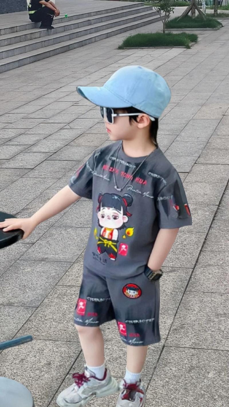 名琪服饰引领时尚新潮流